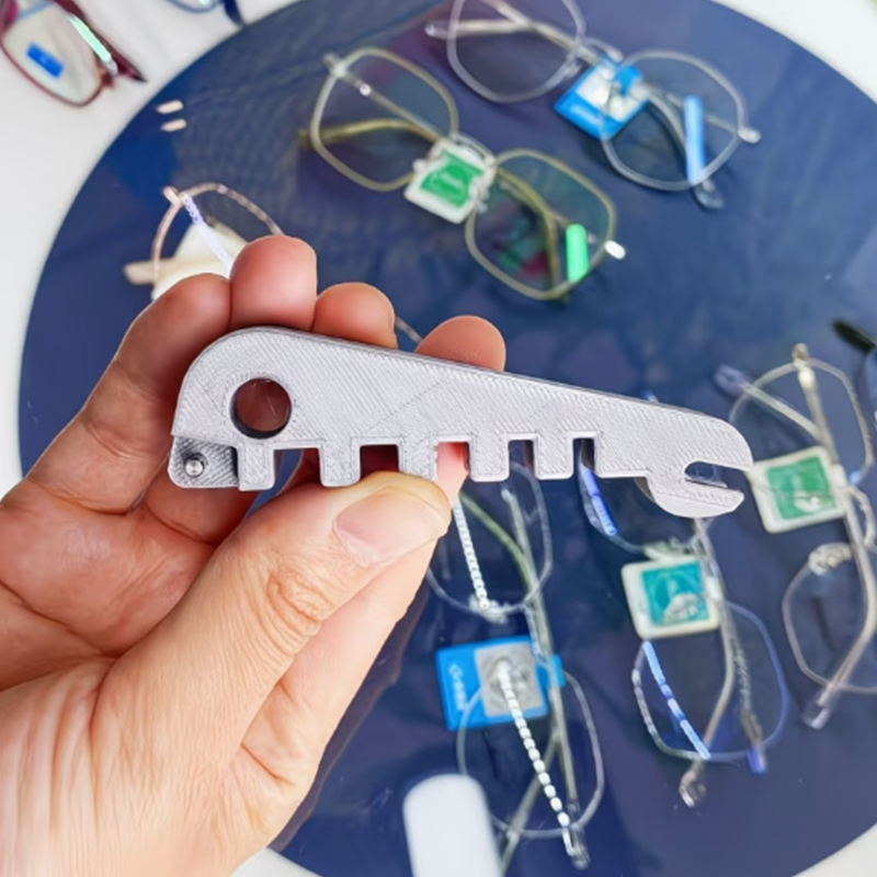 Multifunctional Glasses Adjust - Multi Tool Plier recensione e prezzo